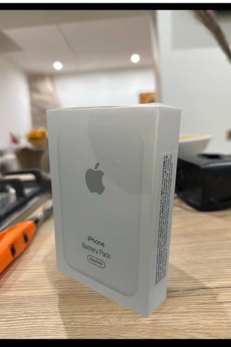 Apple magsafe battery pack - battery,